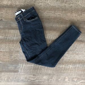 Levi’s 535 legging fit dark wash